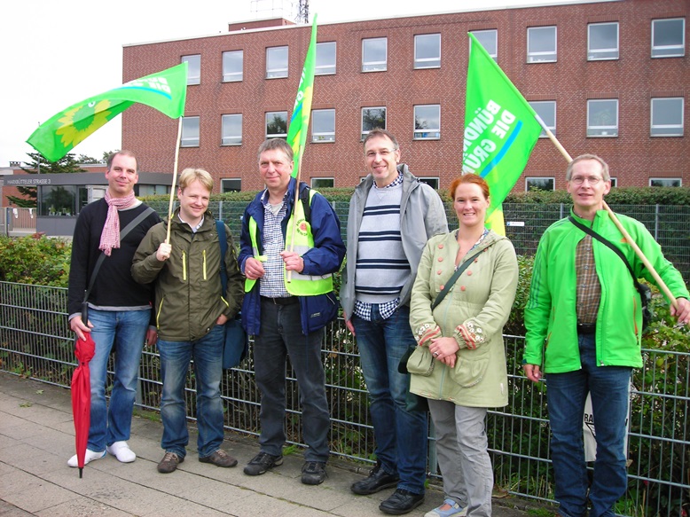 Gerald Heere (2.v.l.) und andere Grüne beim "Atomalarm" in Braunschweig-Thune (September 2013)